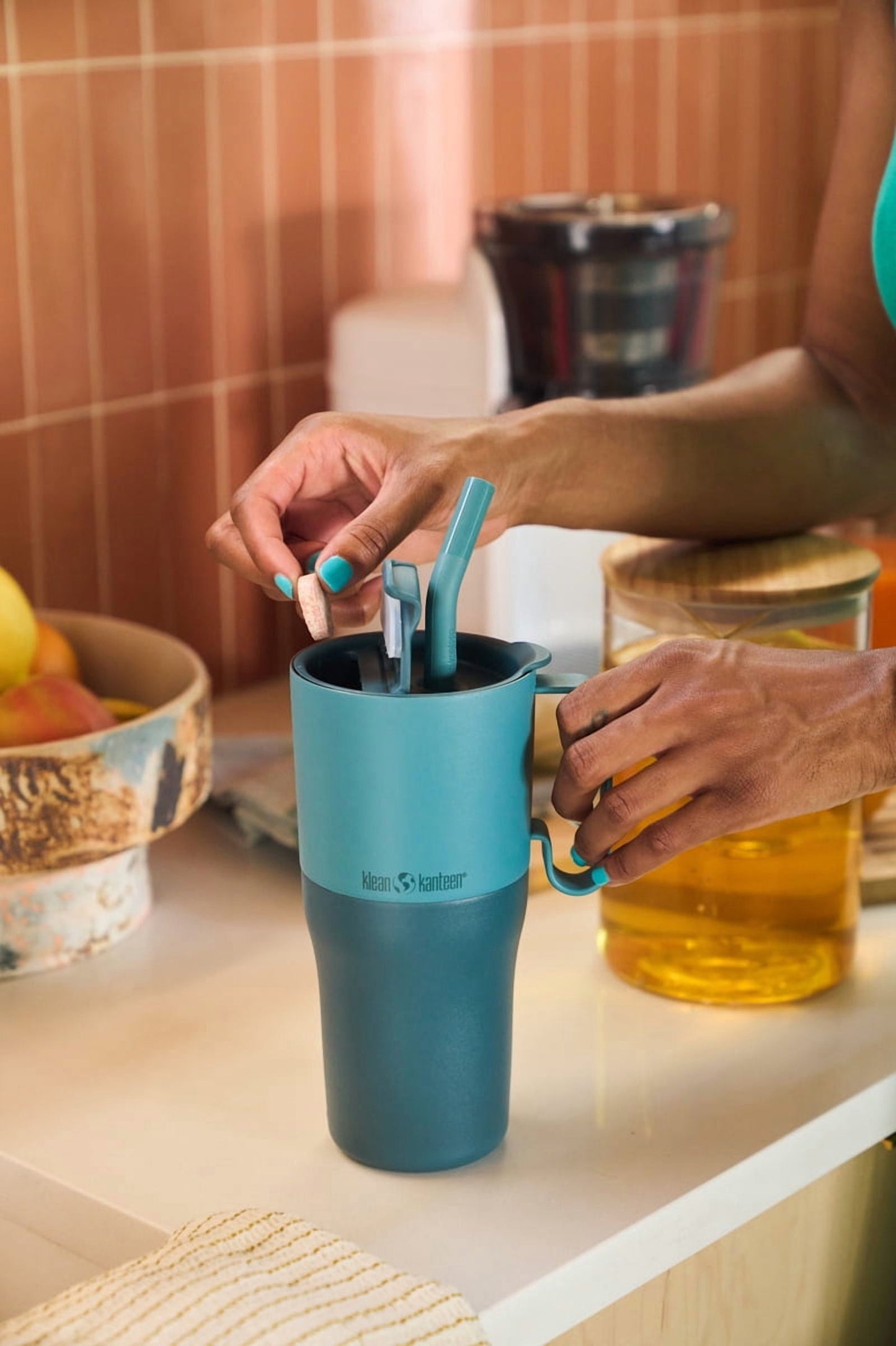 Klean Kanteen Rise Insulated Tumbler - Reusable Tumbler for Quick Hydration - Stainless Steel - Vacuum Insulation - Dishwasher-Safe - BPA-Free - Straw Lid - 26 oz - Brittany Blue