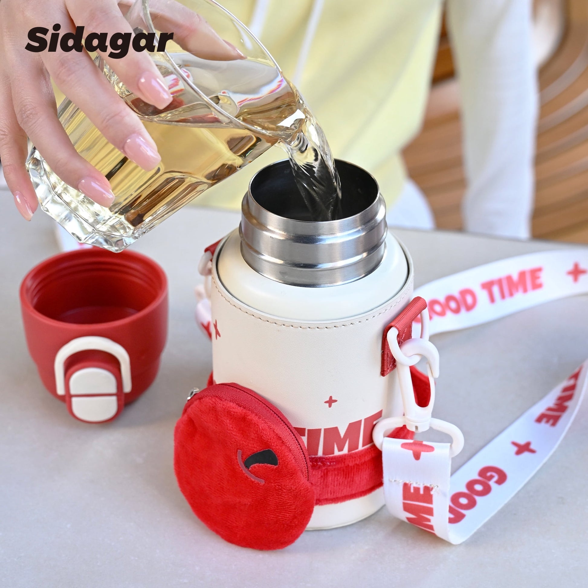 Sidagar 22 oz Insulated Leakproof Stainless Steel Tumbler with Shoulder Strap, Red